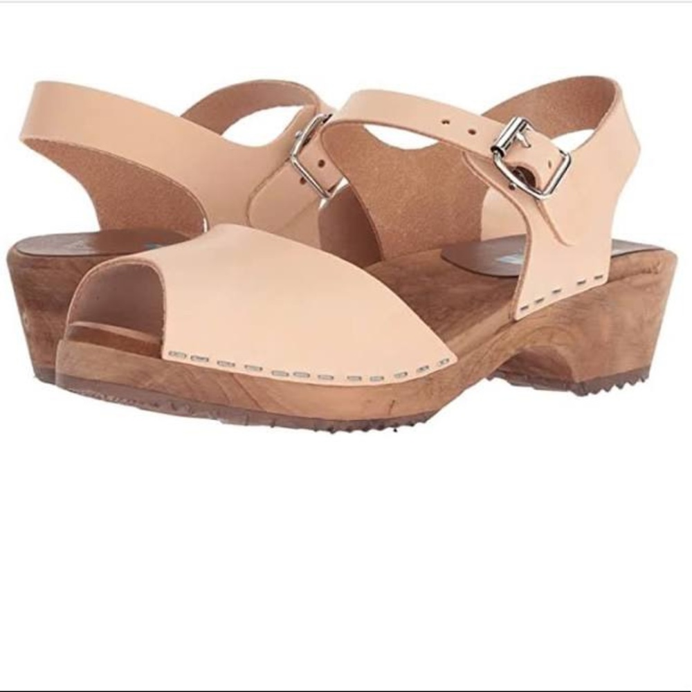 Mia Shoes Swedish Anja Peach Light Tan Clogs